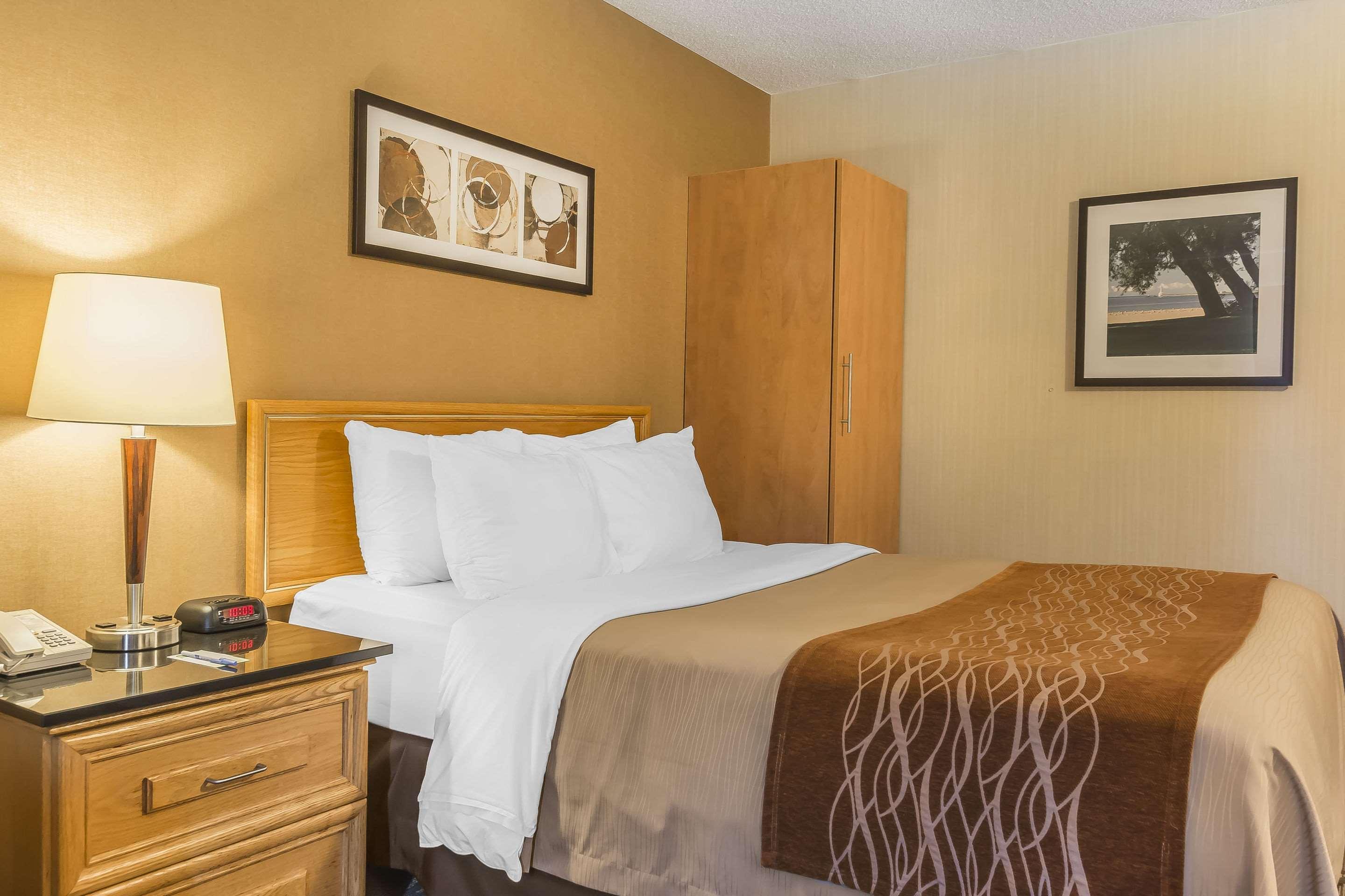 Comfort Inn Cobourg Exteriör bild